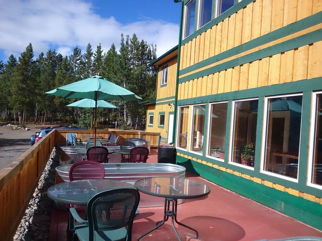 Hot Springs Campground And Hostel Upper Laberge Exterior photo